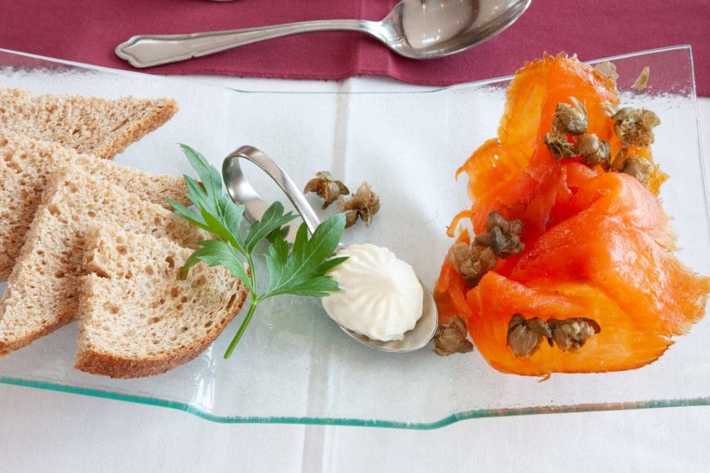 web-1Z6E9075 salmon dish