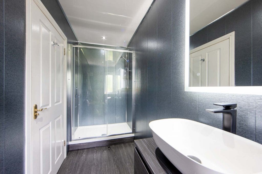 web-1Z6E9389 twin bedroom ensuite