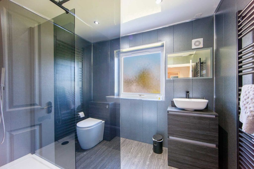 web-1Z6E9430 double suite ensuite